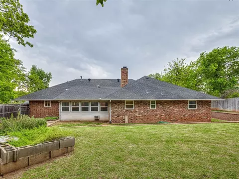 921 E 10th St, Edmond, OK 73034 photo 47