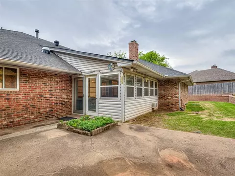 921 E 10th St, Edmond, OK 73034 photo 46