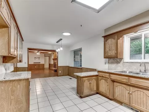 921 E 10th St, Edmond, OK 73034 photo 25
