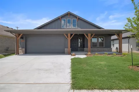 12717 NW 4th St, Yukon, OK 73099