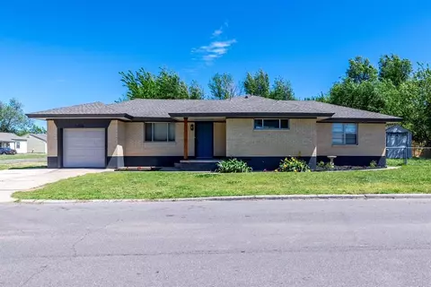 1516 Oelke Dr, Midwest City, OK 73110