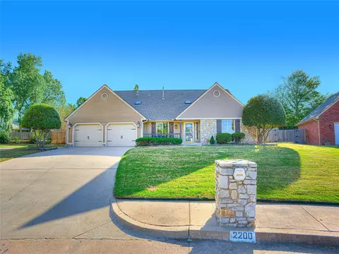2200 Faircloud Ln, Edmond, OK 73034