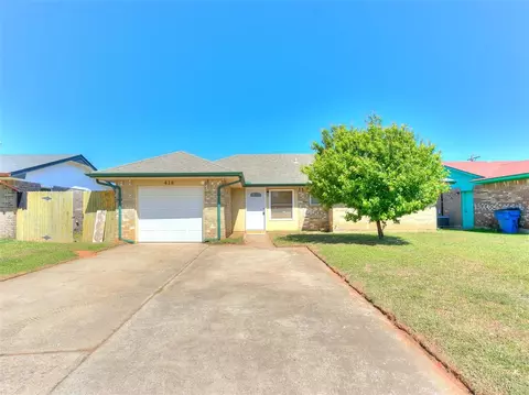 418 S Meadow Ln, Mustang, OK 73064