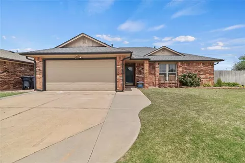 10001 Aberdeen Ln, Yukon, OK 73099