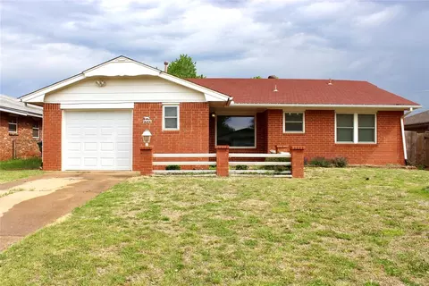 4709 Spiva Dr, Del City, OK 73115