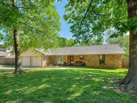 2707 Willow Creek Dr, Norman, OK 73071