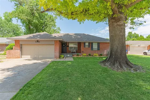 1621 Beverly Hills St, Norman, OK 73072