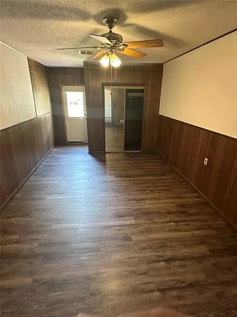 313 Gift Cir, Seiling, OK 73663 photo 11