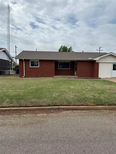 313 Gift Cir, Seiling, OK 73663