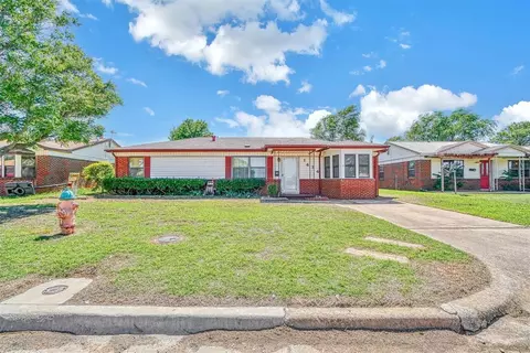1414 Scott St, Altus, OK 73521 photo 2