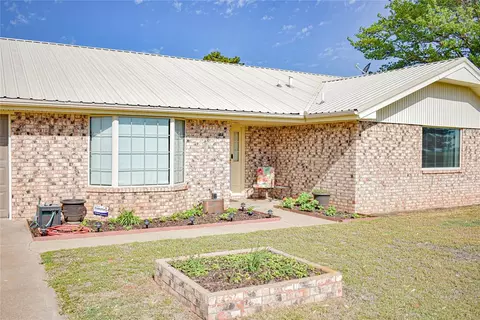 11851 N 1860 Rd, Sayre, OK 73662