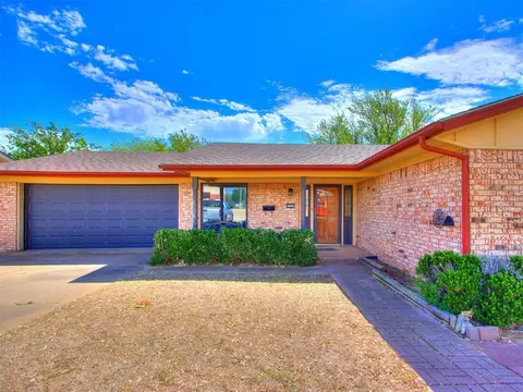 2327 S 14th St, Chickasha, OK 73018