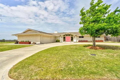 10013 Lakeshore Dr, Oklahoma City, OK 73120