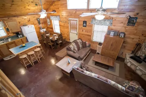 426 Split Shot Cir, Broken Bow, OK 74728 photo 4
