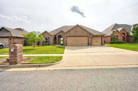 728 Evening Dr, Yukon, OK 73099 photo 2