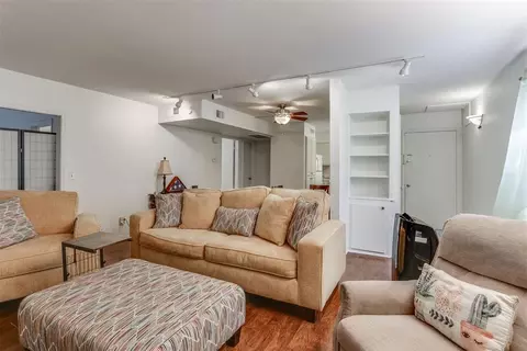 6732 N Meridian Ave #E, Oklahoma City, OK 73116