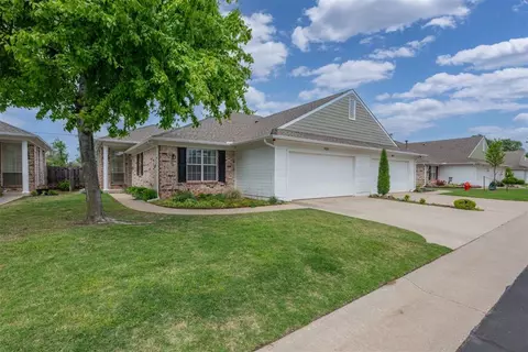 4255 Mariner Dr, Yukon, OK 73099