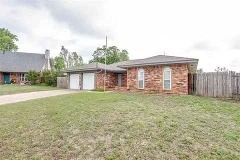 821 Miller Dr, Yukon, OK 73099