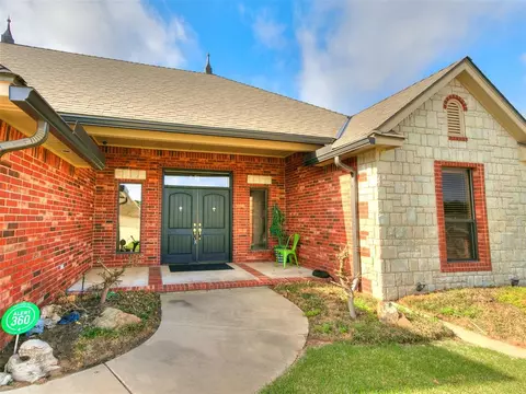 12304 Oxford Ct, Midwest City, OK 73130