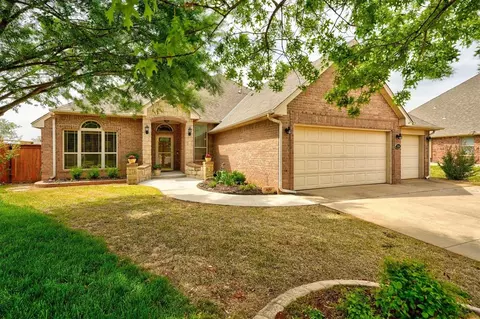 5904 NW 153rd Ct, Edmond, OK 73013