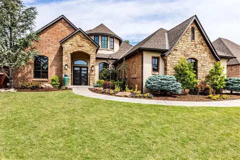 2709 Mesquite Ln, Edmond, OK 73034