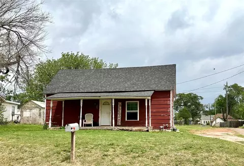 915 W 6th St, Elk City, OK 73644