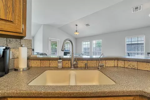 2910 Hunter Pointe, Altus, OK 73521 photo 23