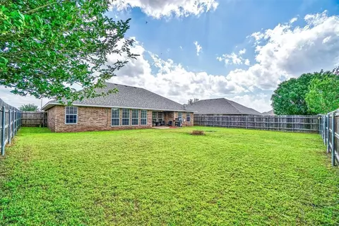 1805 Hunter Pointe Cir, Altus, OK 73521 photo 38