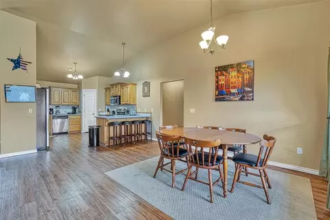 1805 Hunter Pointe Cir, Altus, OK 73521 photo 14