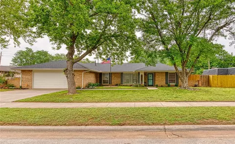 2327 NE Village Dr, Lawton, OK 73507