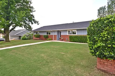 9 Forrest Rd, Guthrie, OK 73044 photo 2