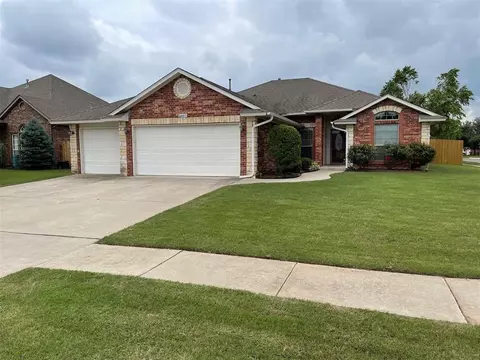 2400 Knollwood St, Norman, OK 73071
