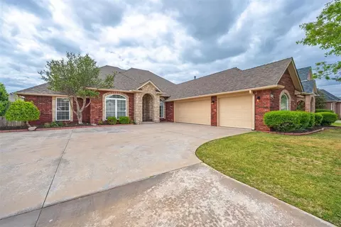 15805 Himalaya Rdg, Edmond, OK 73013