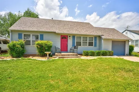 1106 S 9th St, Kingfisher, OK 73750