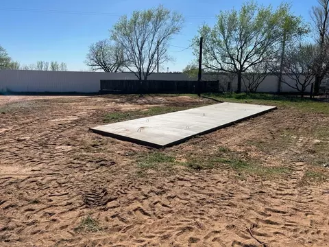 20456 E 1410 Rd #63, Lone Wolf, OK 73655