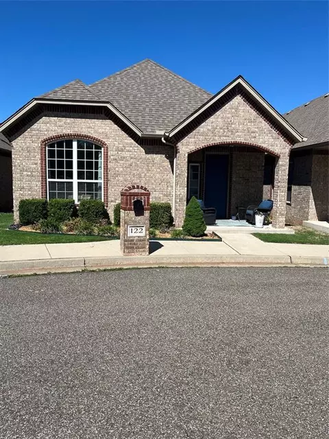 122 Rue De Montserrat, Norman, OK 73071