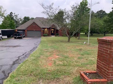 100 Dee Dee Dr, Shawnee, OK 74804