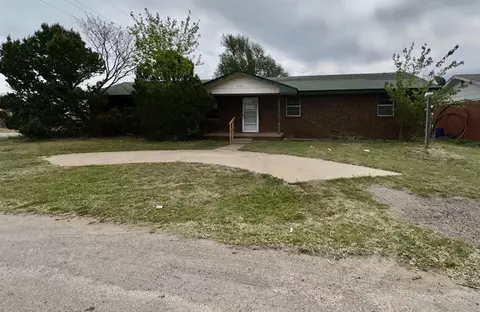 401 S Walnut, Custer City, OK 73639