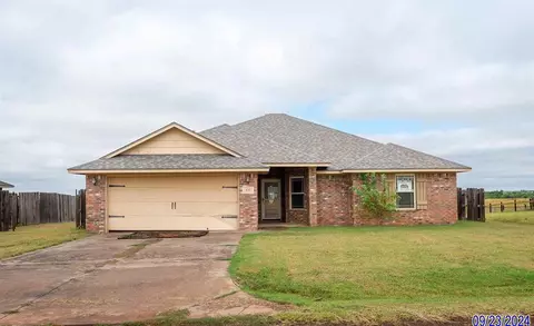 106 S 6th St, Sterling, OK 73567