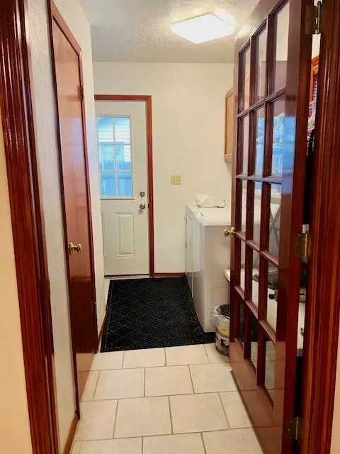227 E 3rd St, Carnegie, OK 73015 photo 12