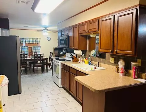 227 E 3rd St, Carnegie, OK 73015 photo 9