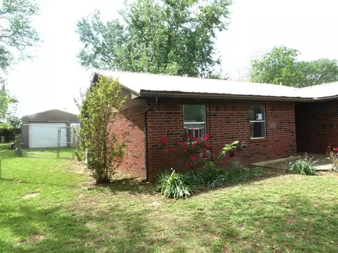 2225 E Meandering Way, Ada, OK 74820 photo 2