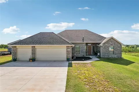 1983 Southern Trace Ln, Blanchard, OK 73010