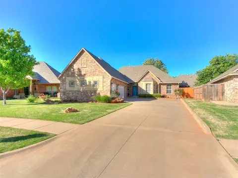 917 NW 195th Pl, Edmond, OK 73012
