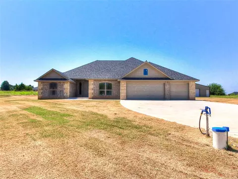 9131 Oak Tree Cir, Edmond, OK 73025
