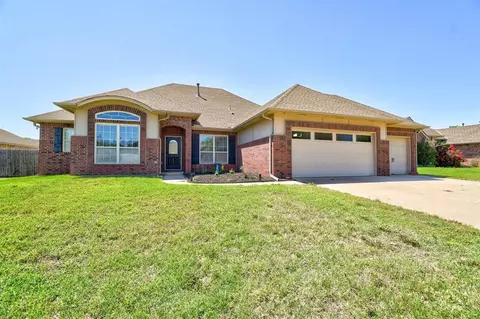 16009 Petaluma Pl, Edmond, OK 73013