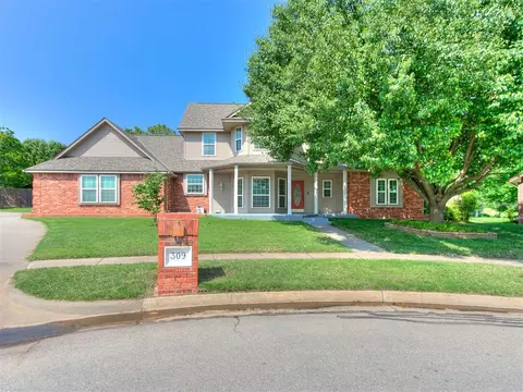 309 Paxton Ct, Norman, OK 73069