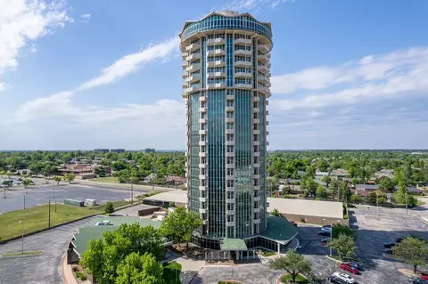 5900 Mosteller Dr #33, Oklahoma City, OK 73112