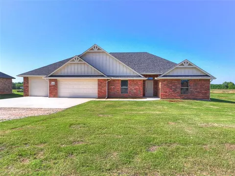 2203 E Iron Tire Dr, Stillwater, OK 74074