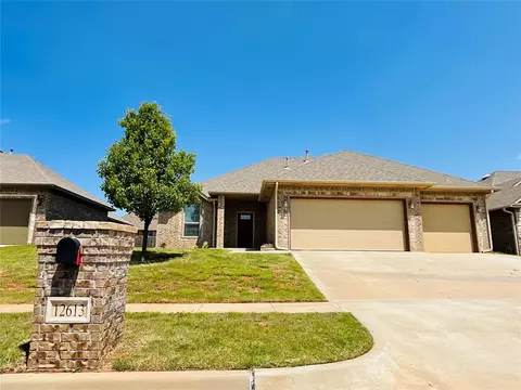 12613 NW 5th St, Yukon, OK 73099